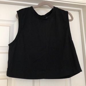 Black cropped Tee